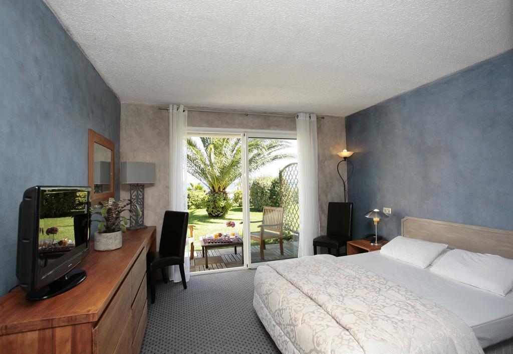 Hotel Pineto Biguglia  Værelse billede