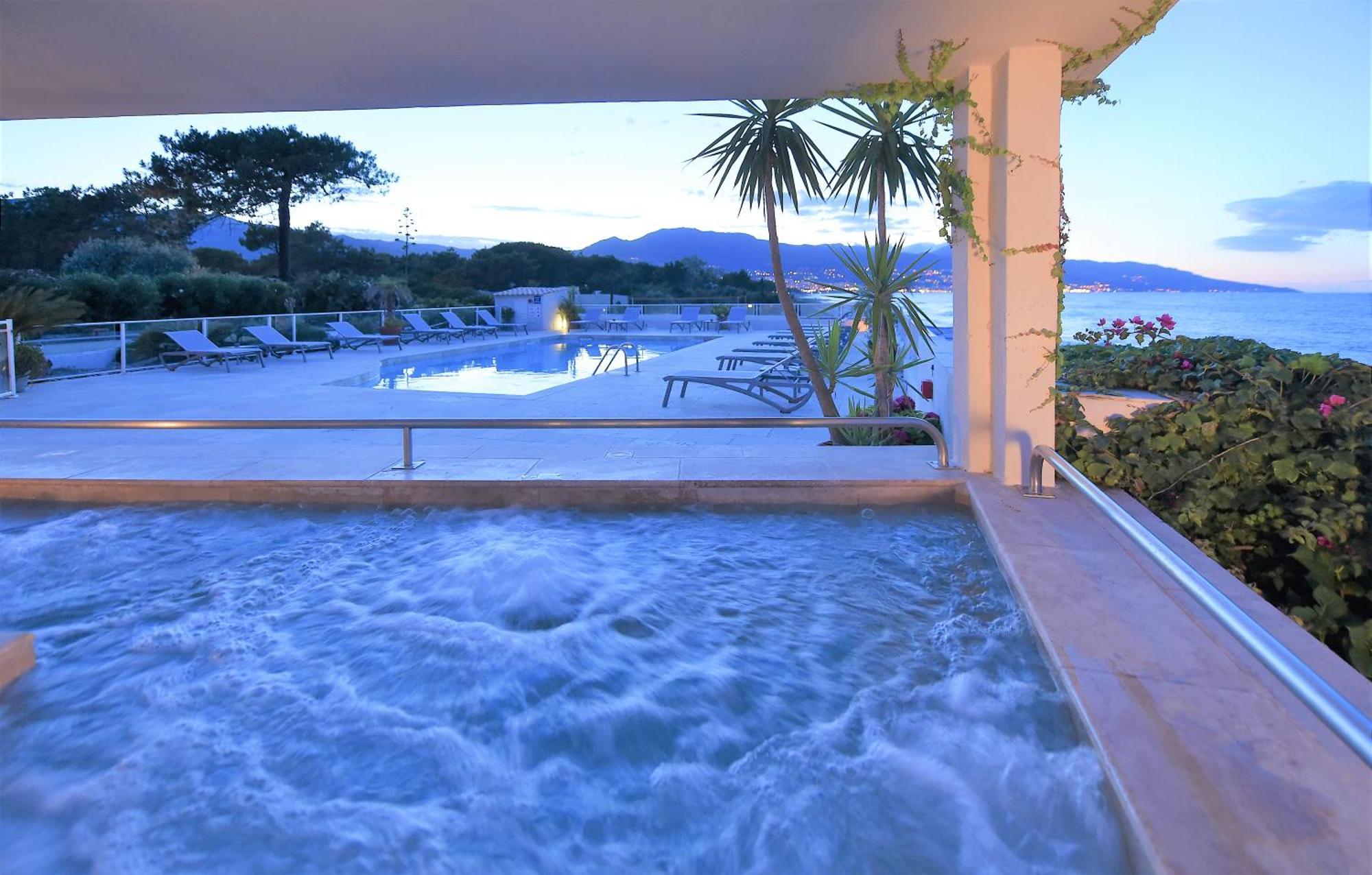 Hotel Pineto Biguglia  Eksteriør billede
